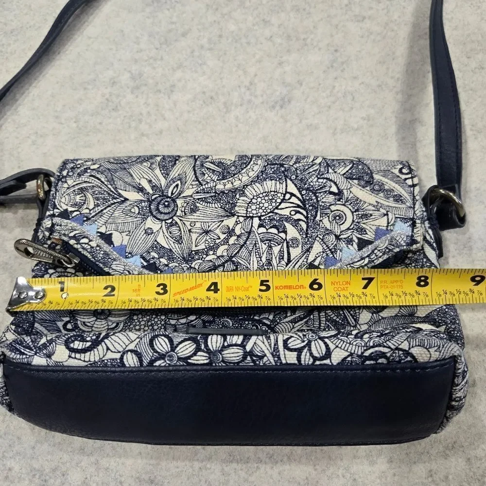 🐢 Sakroots crossbody mini bag!